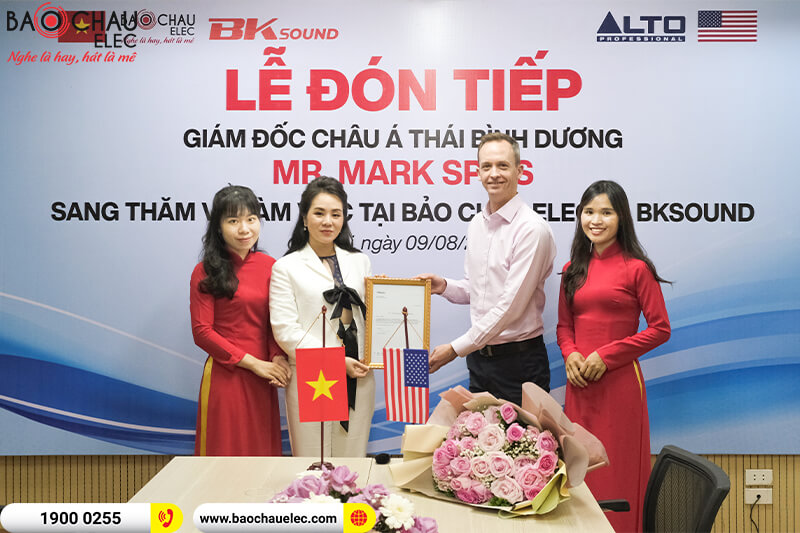 Giám Đốc Alto Professional khu vực Châu Á Thái Bình Dương Mr Mark Spies sang thăm và làm việc cùng BKsound