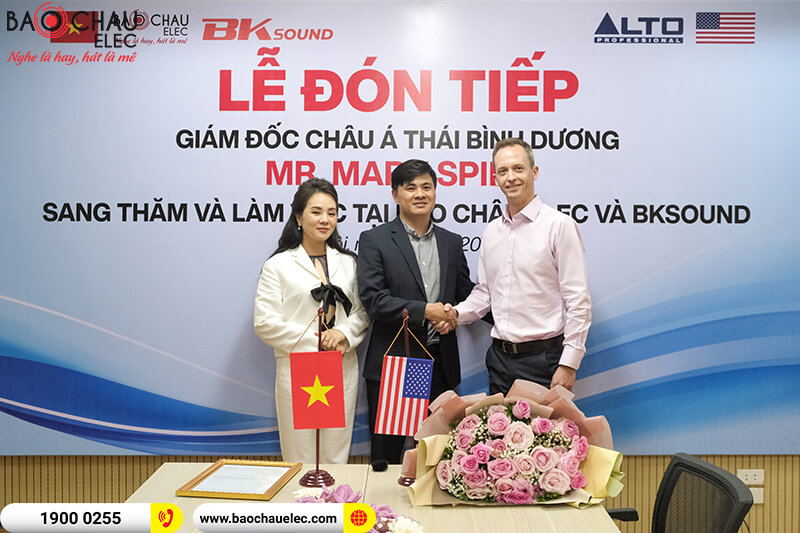Giám Đốc Alto Professional khu vực Châu Á Thái Bình Dương Mr Mark Spies sang thăm và làm việc cùng BKsound